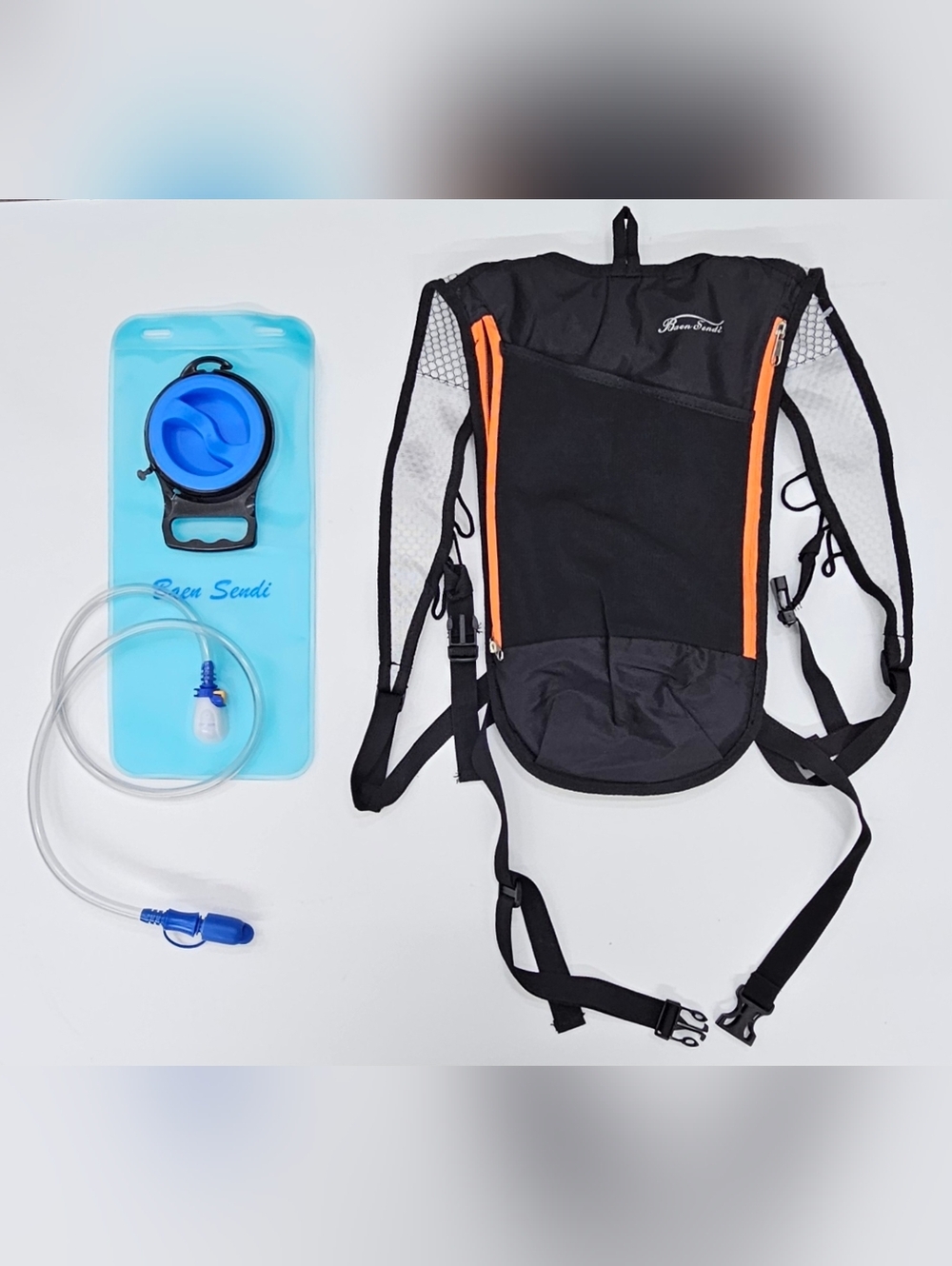 Baen Sendi Hydration Pack w/2L Water Bladder, New/Unused, Running Hiking Biking